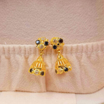 916 Gold Jimiki Stud Earrings