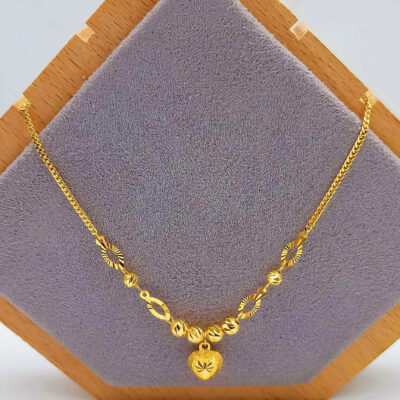 916 Gold Dangling Sandy Heart With Glitter Beads Necklace