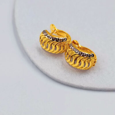 916 Gold Two Tone Spring Clip Earrings